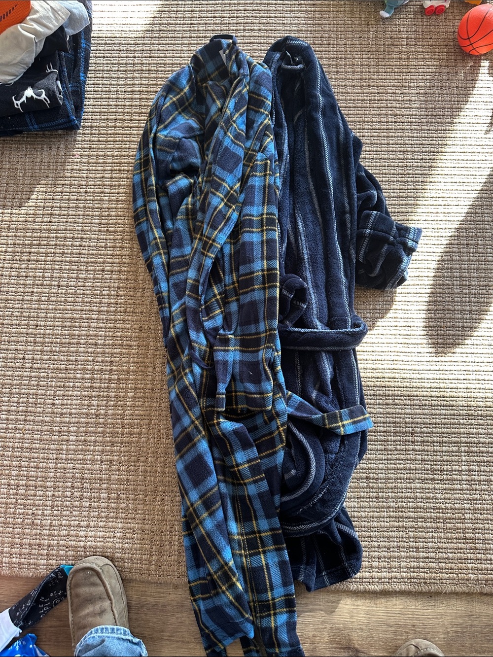 croft & barrow Navy Plush Robe with Light Blue Accents